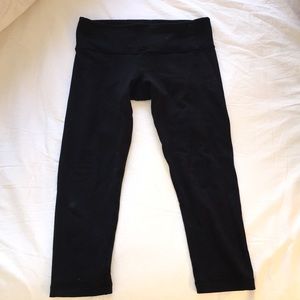 Lululemon size 4 Capri leggings!